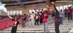 Име : 2005_Lokomotiv_sofia009.jpg
Големина : 66KB
Размери : 1038x482
Дата на добавяне : март 25 2007 2005_Lokomotiv_sofia009.jpg