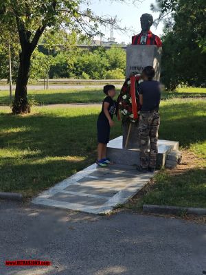Натиснете за да видите снимката уголемена